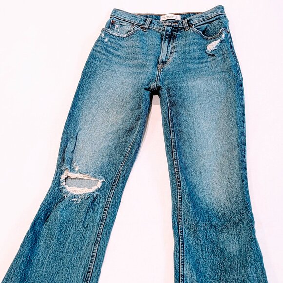 Abercrombie & Fitch Ultra High Rise Kick Flare Jeans Medium Wash Size 26R - Picture 1 of 3